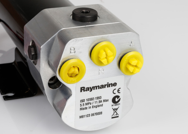 RAYMARINE Pump Unit for Autopilot / Type 2 / 12 V M81121 от прозводителя Raymarine